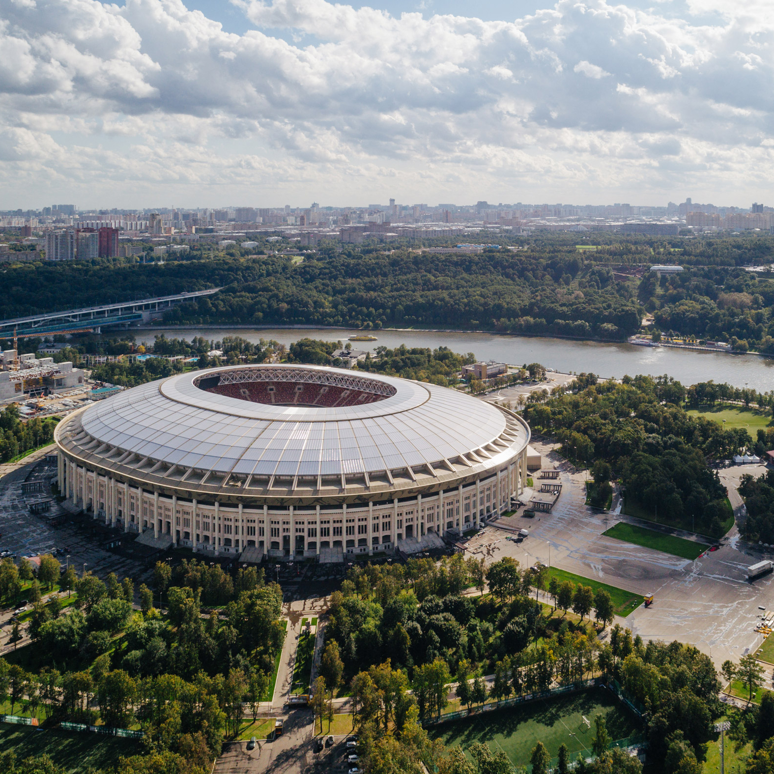 Стадион Лужники закрытый тёплый