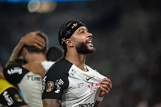 Мемфис помог «Коринтиансу» выиграть Кубок Бразилии впервые за шестнадцать лет... и послал руководство клуба