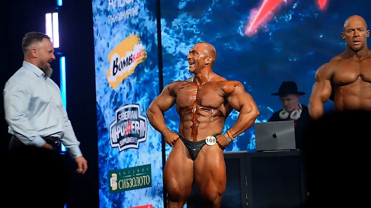 От волнения у Артура потек грим