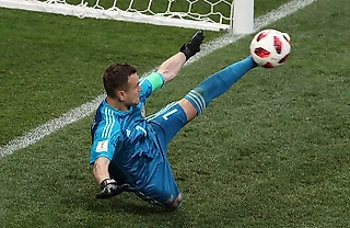 «Не должны летать мячи по вратарской площади». Пономарев - об игре Акинфеева