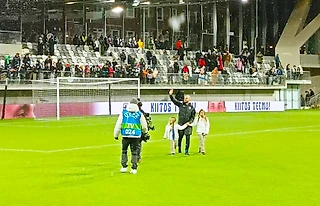 Я видел, как Финляндия прощалась с Теему Пукки. Репортаж с трибуны стадиона в Тампере