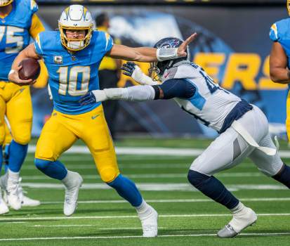 Justin Herbert, Chargers thump Titans for 3rd consecutive victory – Orange County Register