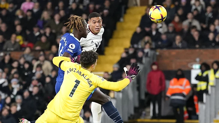 Fulham 2-1 Chelsea: Joao Felix sent off as Willian and Carlos Vinicius goals seal rare win for Cottagers over local rivals | Football News | Sky Sports